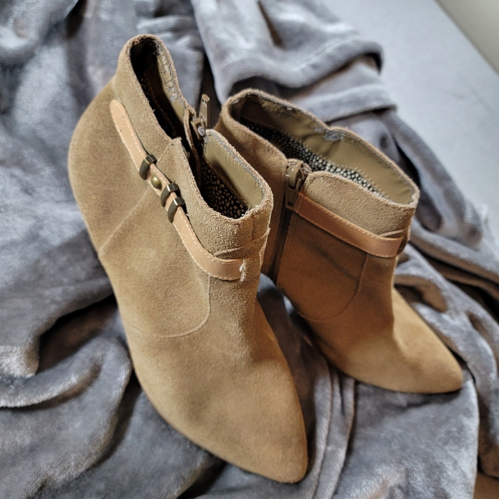 Seychelles Ankle Booties Womens 8.5 Brown Fair Suede Stacked Heel Pointed Toe